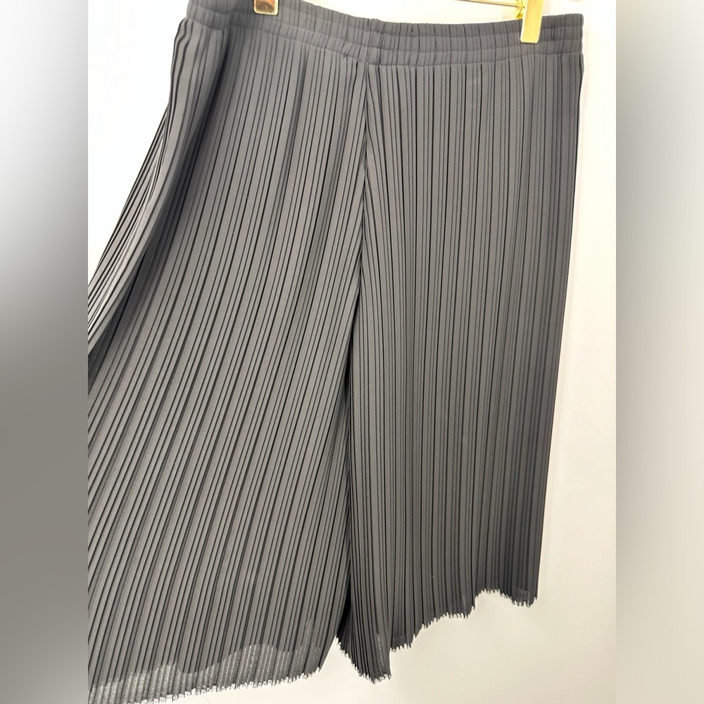 Yoana Baraschi Wide Leg Pleated Solid Black Pants Womens Medium Cropped Pant